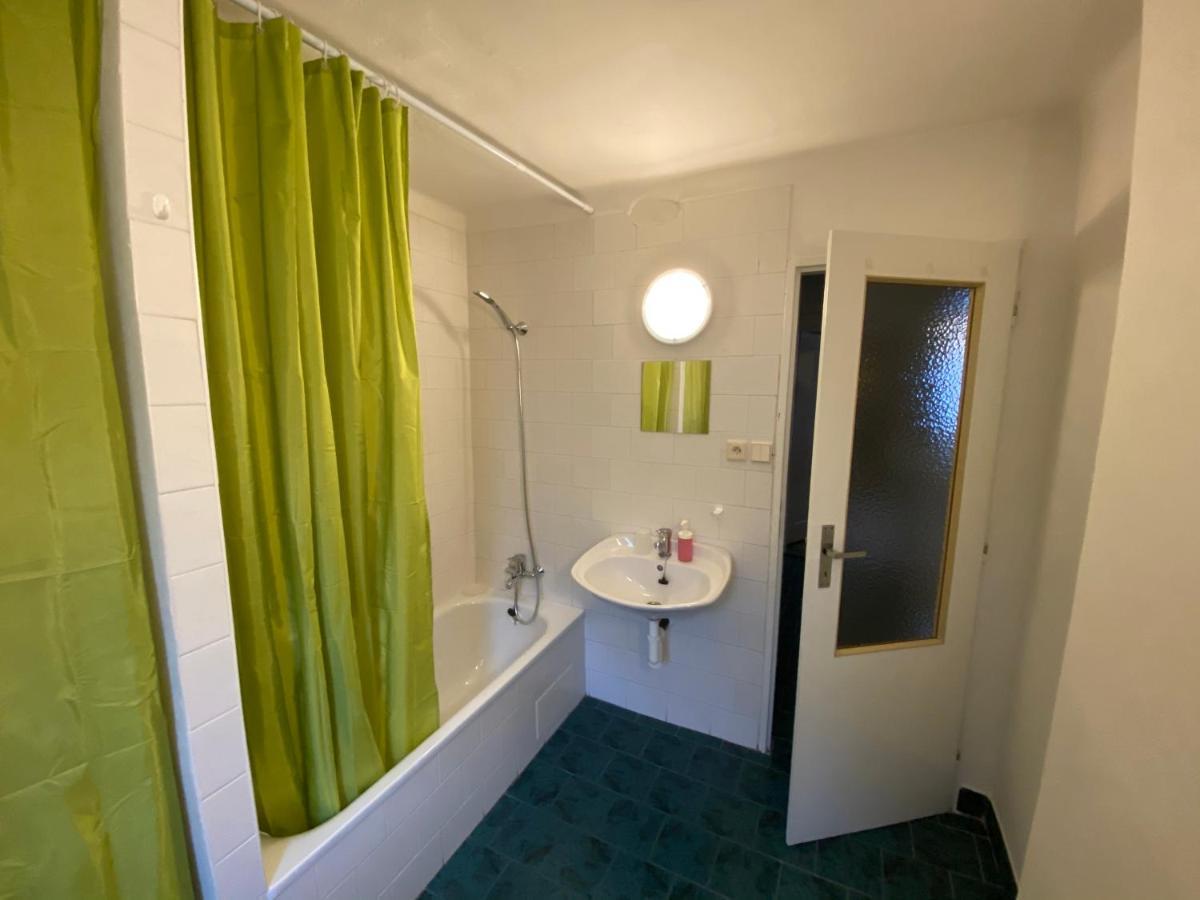 Pod Nachodskym Zamkem Apartment Luaran gambar