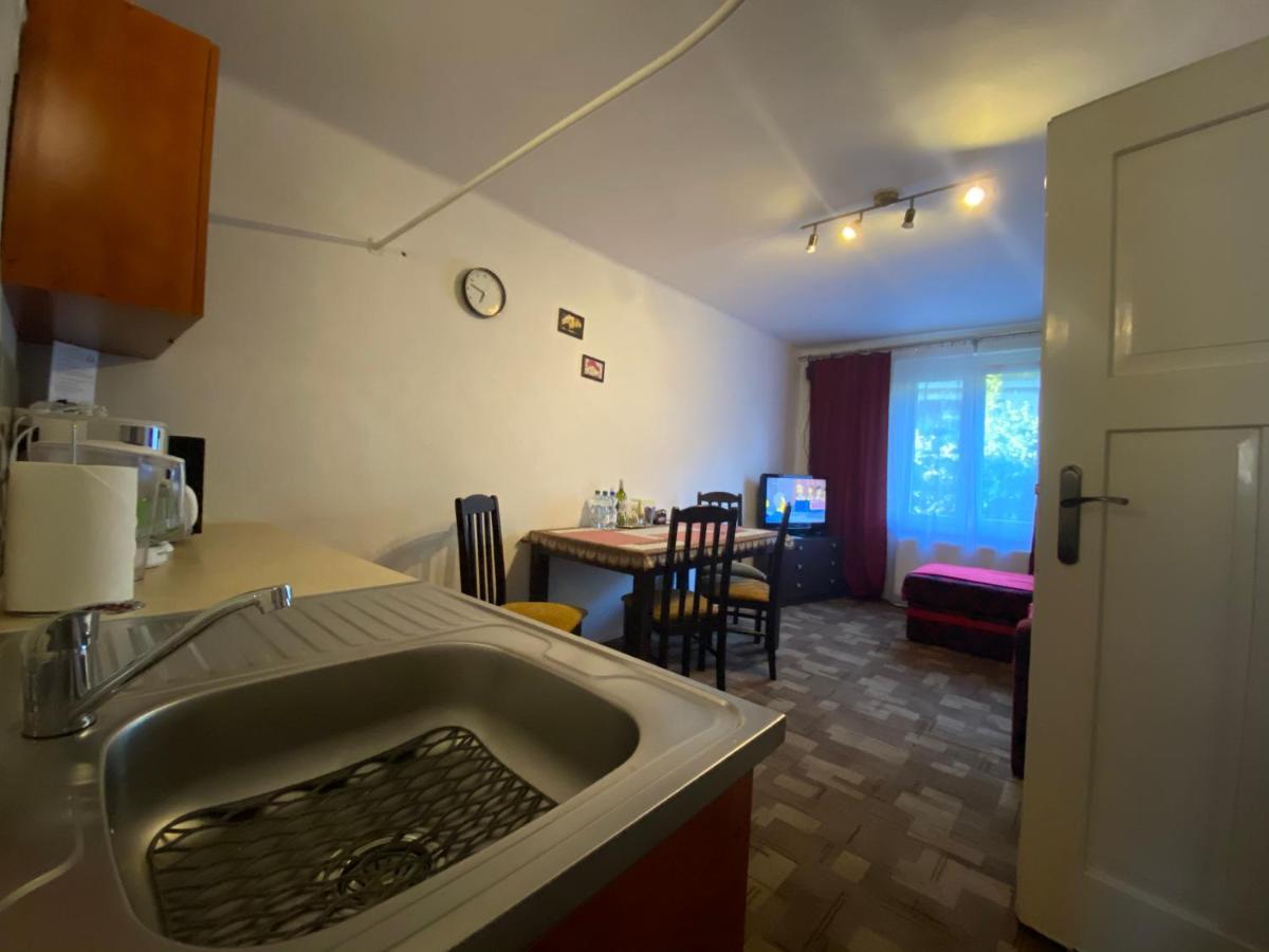 Pod Nachodskym Zamkem Apartment Luaran gambar