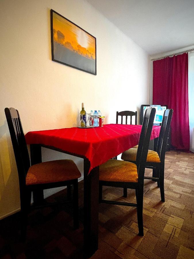 Pod Nachodskym Zamkem Apartment Luaran gambar