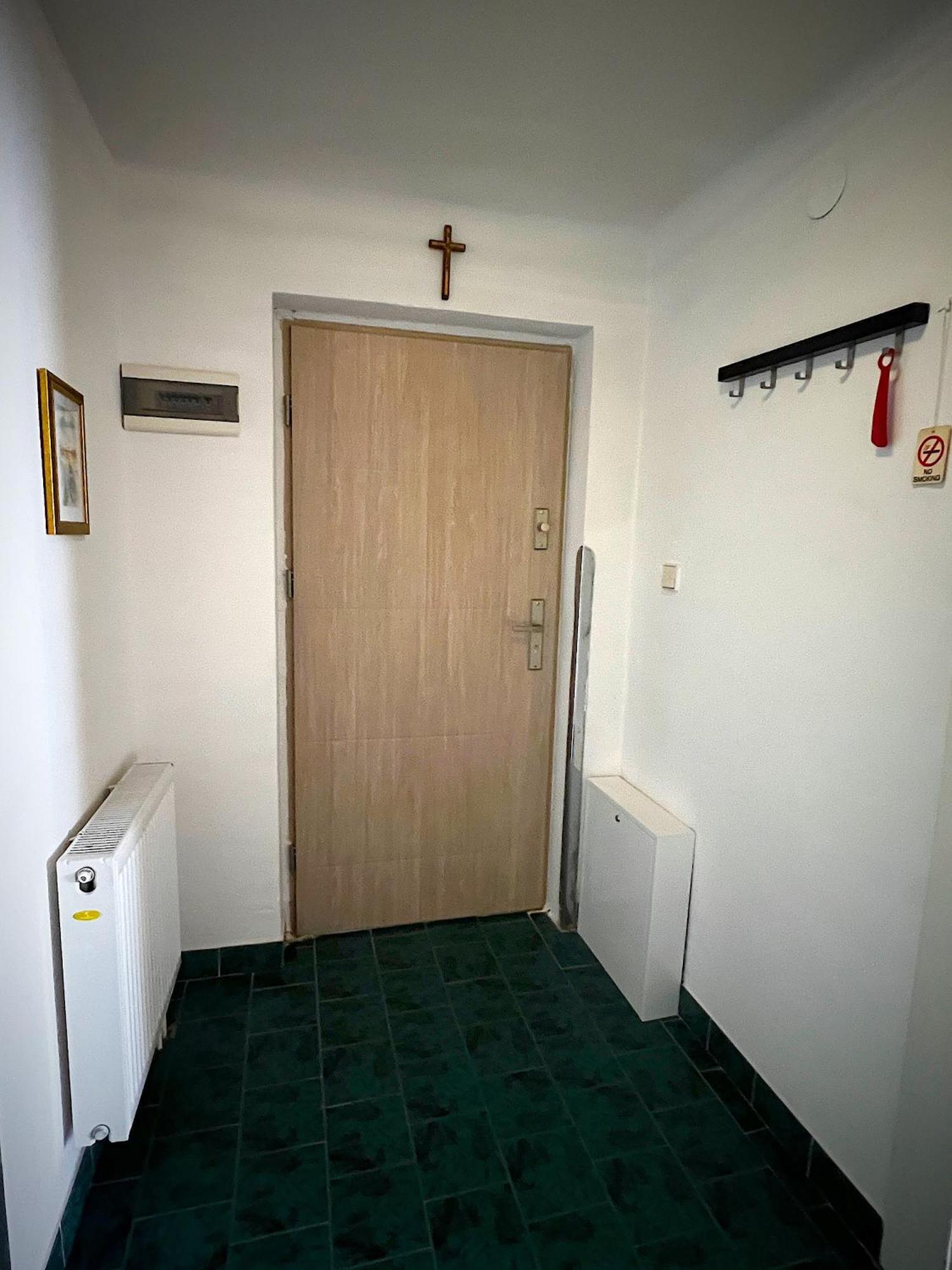 Pod Nachodskym Zamkem Apartment Luaran gambar